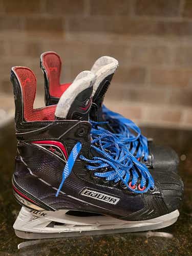 Bauer Vapor X900 Hockey Skates Regular Width 11 (Used)