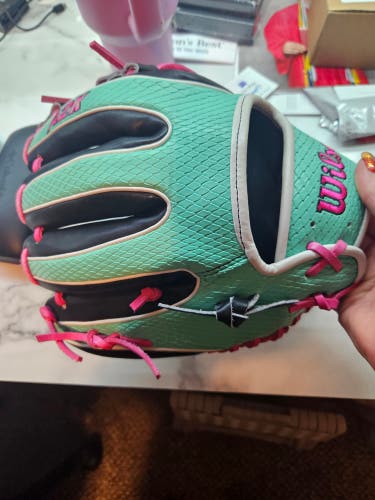2025 Wilson A2K 1720 special release Infield Baseball Glove 11.5" (New)