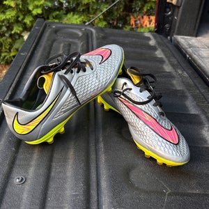 Silver Unisex Size M 8.5 (W 9.5) Nike Hypervenom Phantom Neymar Cleats (Used)