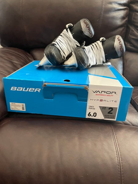 Bauer Vapor Hyperlite 2 Hockey Skates 6 (Used)