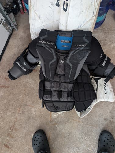 2022 28" CCM Axis A2.5 Goalie Leg Pads (Used)