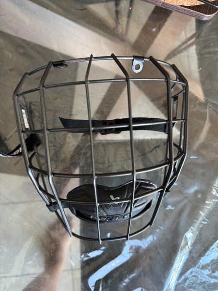 Large Bauer True Vision Full Cage (Used)