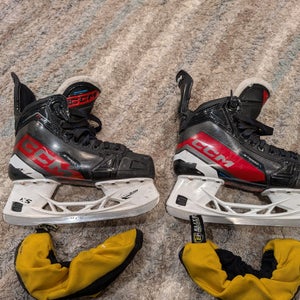 CCM Jetspeed FT680 Hockey Skates Regular Width Size 5 (Used)