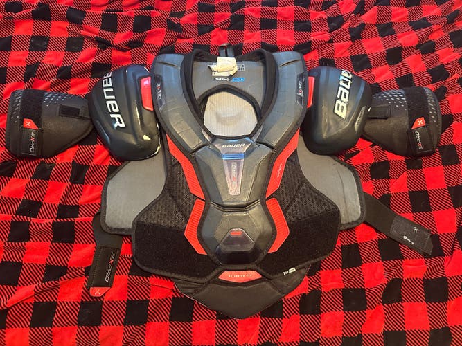 Medium Senior Bauer Shoulder Pads (Used)