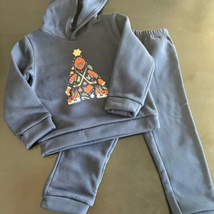 Kids Size 5-6 Hockey Tree Sweatsuit, New