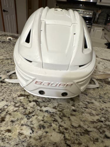 Small Bauer Re-Akt 150 Helmet (Used)