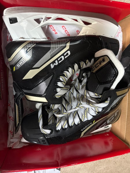 CCM Tacks AS-570 Hockey Skates Regular Width 9.5 (New)