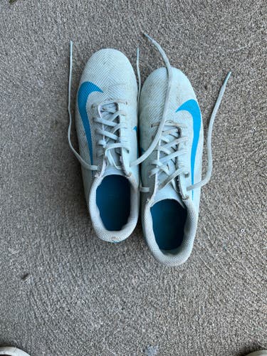 Blue Kids 6Y (Big Kids / Youth) Nike Mercurial Vapor Molded Cleats Cleats (Used)
