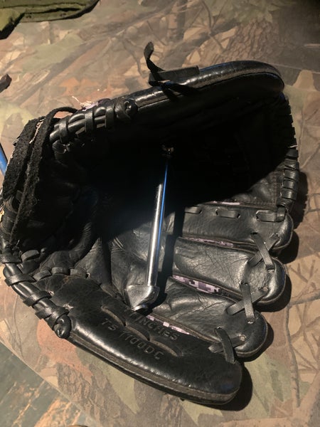 Used Adidas Easy Close Glove