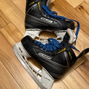 Bauer Supreme 150 Hockey Skates Regular Width Size 3 (Used)