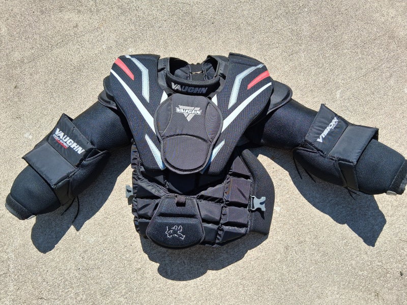 Senior XL Vaughn Vision Pro Spec 9500 Goalie Chest Protector (Used)