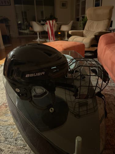 Medium Bauer Re-Akt 150 Helmet (Used)