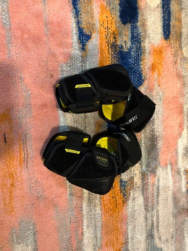 Intermediate Medium Bauer supreme 3s Elbow Pads (Used)