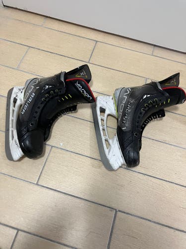 Bauer Vapor Hyperlite Hockey Skates