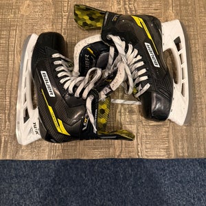 2022 Bauer Supreme M3 Hockey Skates Extra Wide Width 7.5 (Used)