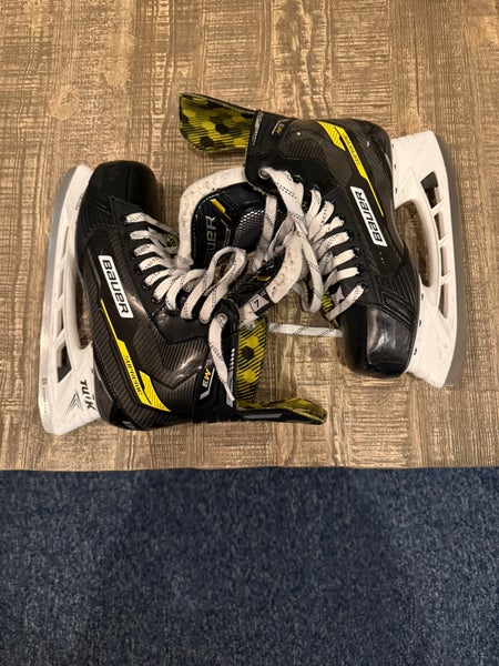 2022 Bauer Supreme M3 Hockey Skates Extra Wide Width 7.5 (Used)