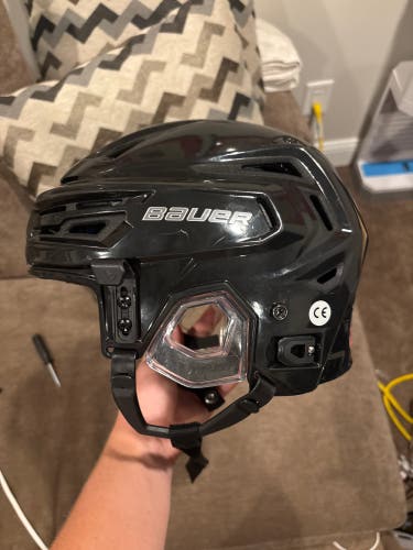 Medium Bauer Re-Akt 155 Helmet (New)
