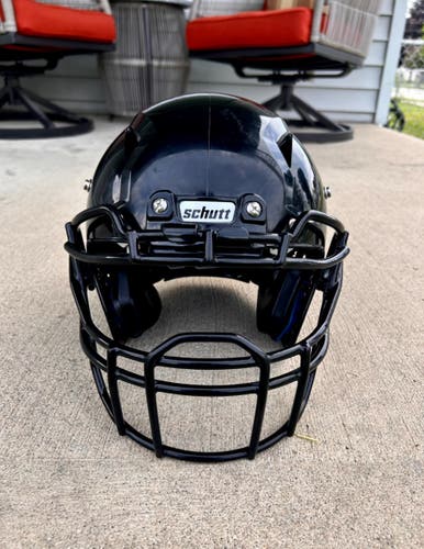 Youth Schutt Football Helmet Medium - Barely Used, Like New, Trusted Brand, Built To Protect $80 OBO