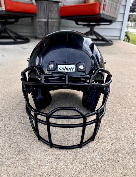 Youth Schutt Football Helmet Medium - Barely Used, Like New, Trusted Brand, Built To Protect $80 OBO