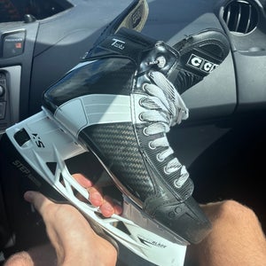 2025 CCM Tacks XF 652 Pro Hockey Skates Wide Width 8 (Used)