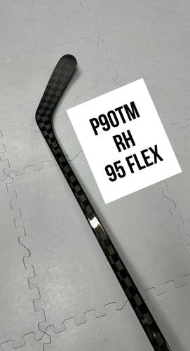 Senior(1x)Right P90TM 95 Flex ProBlackStock™ Unbranded Blackouts Pro Stock Nexus Hockey Sticks