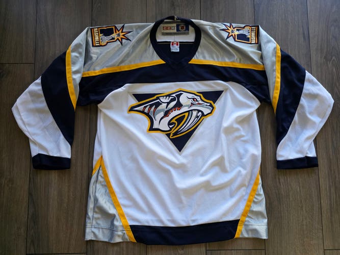 Nashville Predators 4th Generation CCM Home / Away Jersey Set Size Large