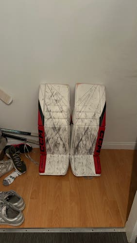 35" CCM Eflex 7 Goalie Leg Pads (Used)