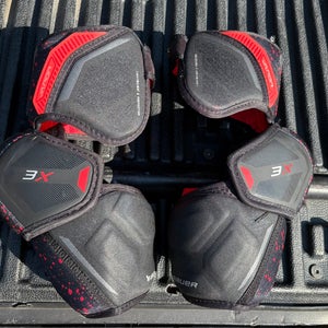 Senior Medium Bauer Vapor 3x Elbow Pads (Used)