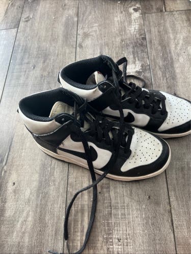 Black Unisex 6Y (Big Kids / Youth) Youth Nike Shoes (Used)