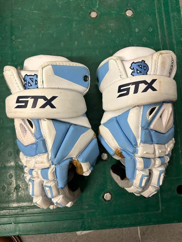 UNC STX Assault Lacrosse Gloves Large