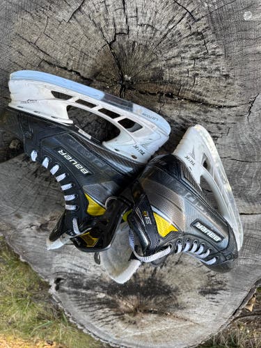 EXCELLENT CONDITION-Bauer Supreme 3S Pro Hockey Skates  (Sz 4, Fit 2