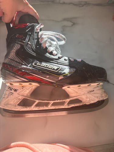 Bauer Vapor 2X Pro Hockey Skates Regular Width Pro Stock 8.5 (Used)