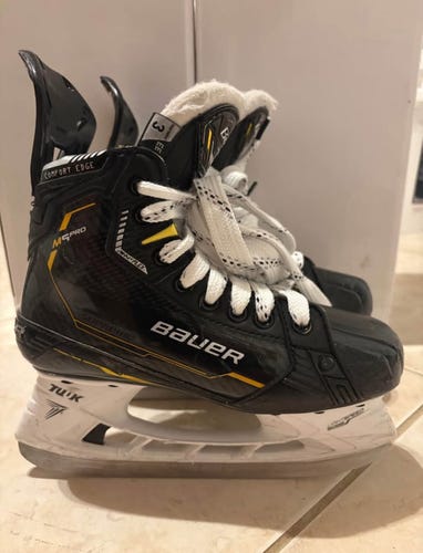 Bauer Supreme M5 Pro Hockey Skates Extra Wide Width Size 3 (Used)