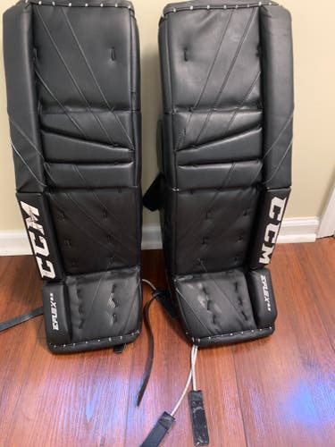 28" 2023 Goalie Leg Pads (Used)