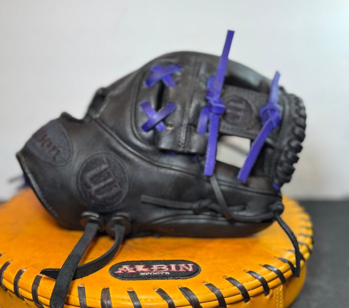 Wilson A2K RH Infield Baseball Glove 11.5" (Used)