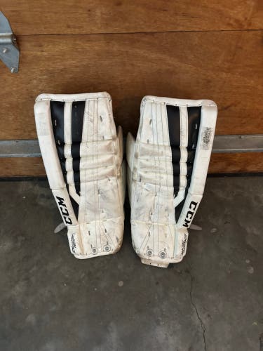 22" CCM Extreme Flex 760 Goalie Leg Pads (Used)