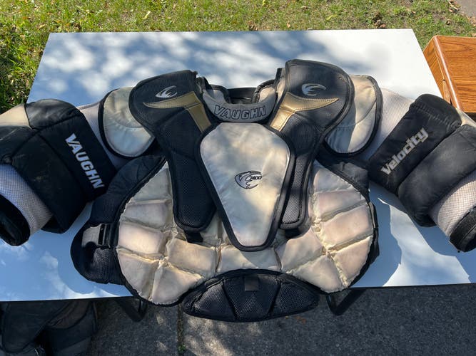 Small Vaughn 7400 Goalie Chest Protector (Used)