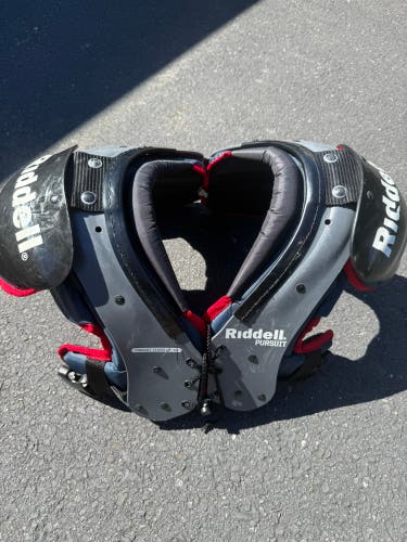 Large Youth Riddell Pursuit Shoulder Pads (Used)