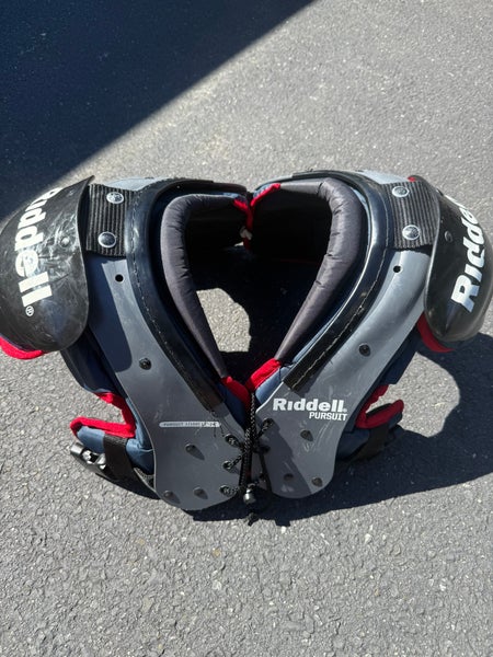 Large Youth Riddell Pursuit Shoulder Pads (Used)