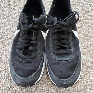 Nike sneakers youth size 6.5