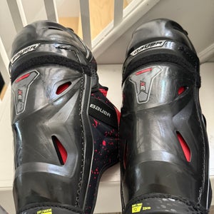 Intermediate Bauer Vapor 3X 13" Shin Pads (Used)