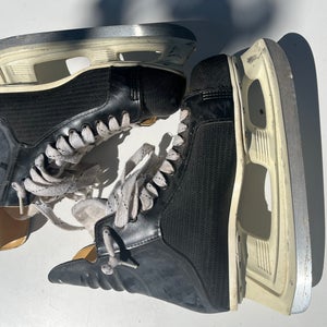 Bauer Charger Hockey Skates 10 (Used)