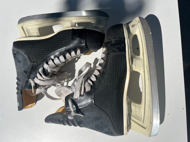 Bauer Charger Hockey Skates 10 (Used)