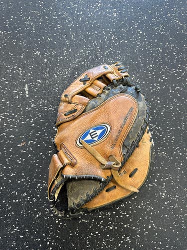 Used Easton NFP2 BB/SB Catchers RH Throw Brown 33" 11849-S000031371