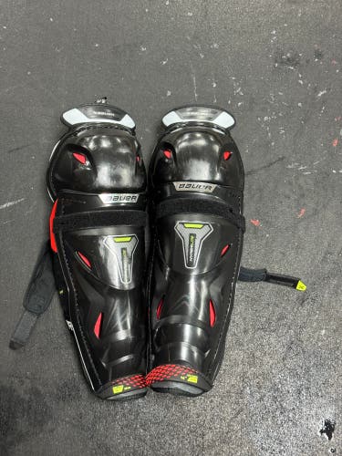 Intermediate Bauer Vapor Hyperlite 14" Shin Pads (Used)