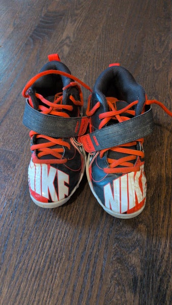 Red Kid's 1Y (Big Kids / Youth) Youth Nike Low Top Molded Cleats (Used)