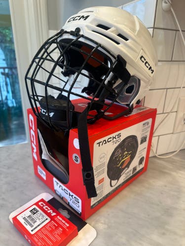 White Small CCM Tacks 720 Helmet (used)