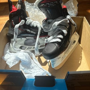 Bauer Vapor 3X Pro Hockey Skates Regular Width Size 1.5 (New)