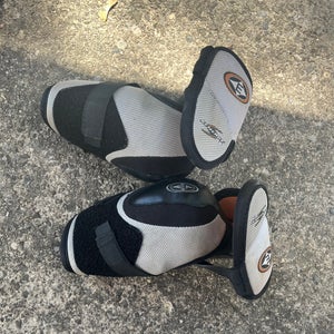 Intermediate Large Easton Synergy 300 Elbow Pads (Used)