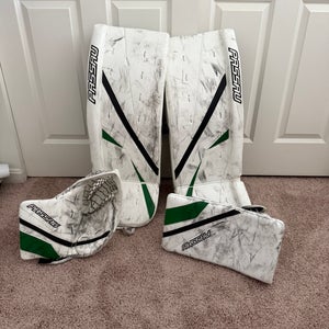 Passau Goalie Set – Pads, Glove & Blocker